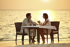 romantic-dinner-coast-beach-club