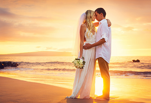 newly-weds-on-the-beach
